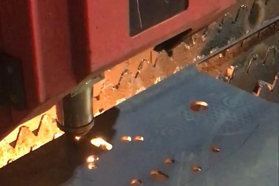 Laser cutting for the winch's fram