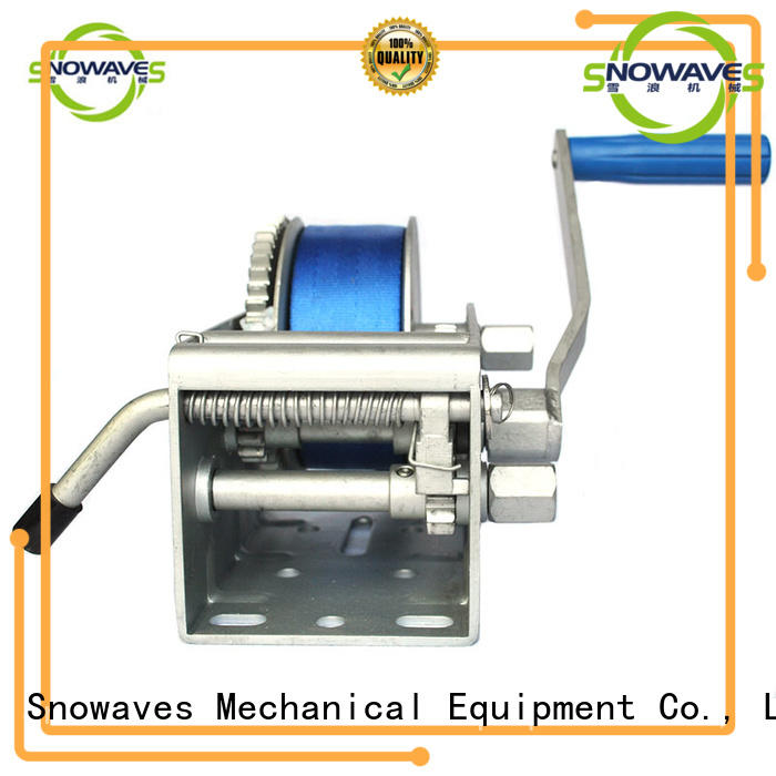 Snowaves Mechanical Marine winch pulling for camp